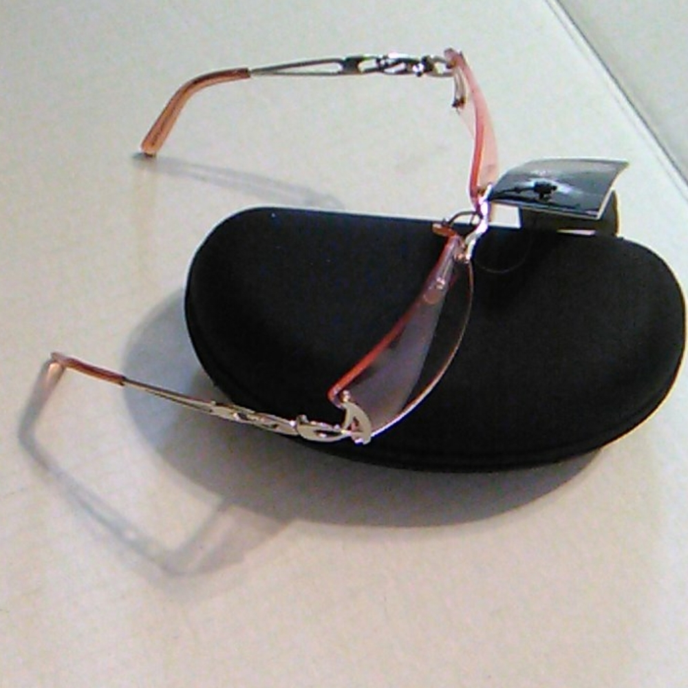Nwt Cool Pink sunglasses and nylon case - Picture 3 of 7